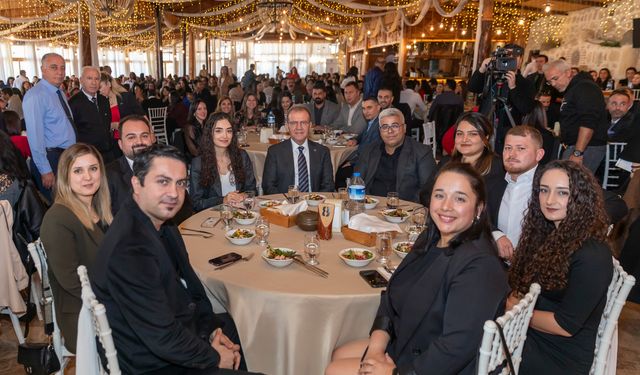 Başkan Seçer, Mersin Büyükşehir'in Emektar Öğretmenleri İle Bir Araya Geldi