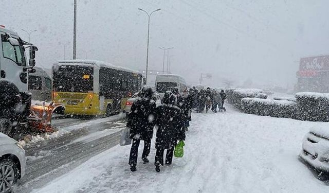 Meteoroloji'den kritik uyarı: Kar, sağanak, fırtına geliyor