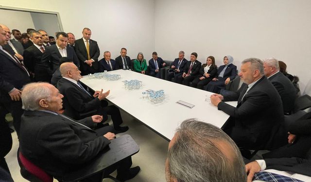 Saadet Lideri Karamollaoğlu, Hasan Bitmez'in durumuna ilişkin bilgi almak için Bilkent Şehir Hastanesi'de