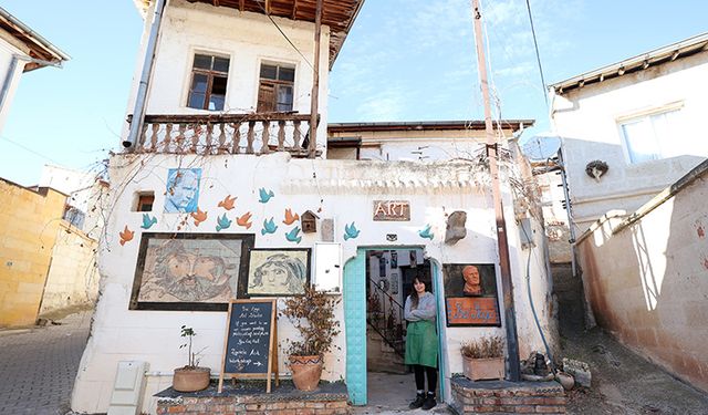 Seramik ustası genç kadın, babasından devraldığı sanatı sürdürüyor