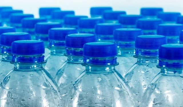 Pet şişelerle ilgili yeni araştırma: Yüz kat daha fazla plastik parçaya rastlandı