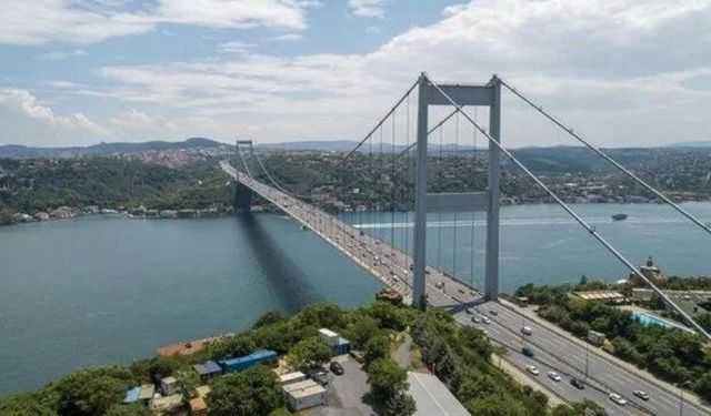 İstanbul Boğazı çift yönlü trafiğe kapatıldı