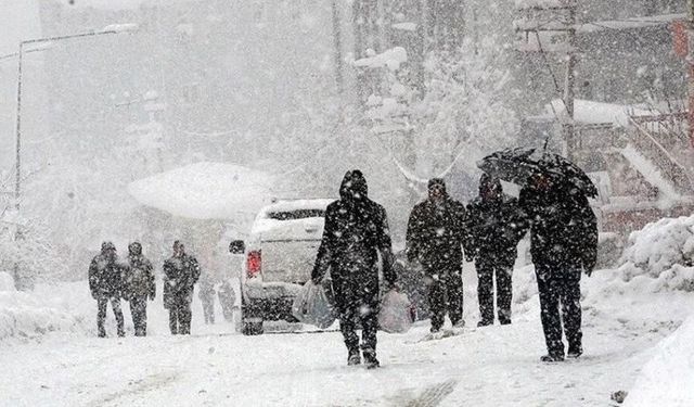 Meteoroloji’den bu bölgelere kritik uyarı: Yoğun kar yağışı ve kuvvetli rüzgar geliyor!