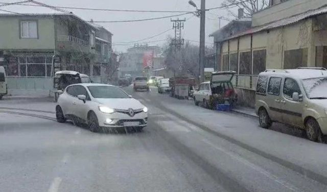 İstanbul'un yüksek kesimlerinde kar yağışı başladı