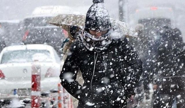 Meteoroloji tarih vererek uyardı: İstanbul'a ne zaman kar yağacak?