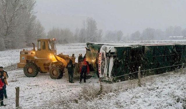 Kastamonu'da yolcu otobüs devrildi: 6 kişi öldü