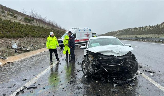 İzmir-İstanbul Otoyolu'nda feci kaza: Ölü ve yaralılar var!