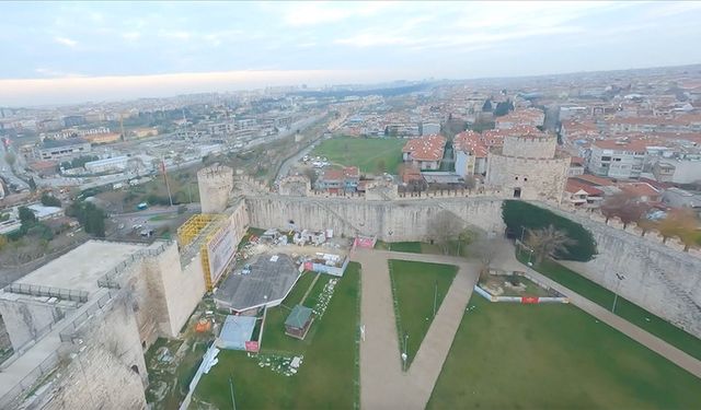 Türkiye'nin en eski açık hava müzelerinden Yedikule Hisarı, FPV dronla görüntülendi