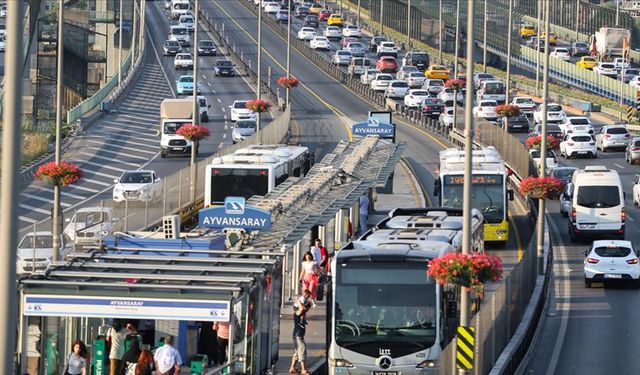 İstanbul ulaşım zammı uygulanmaya başladı mı? Marmaray, otobüs, metrobüs ücreti...