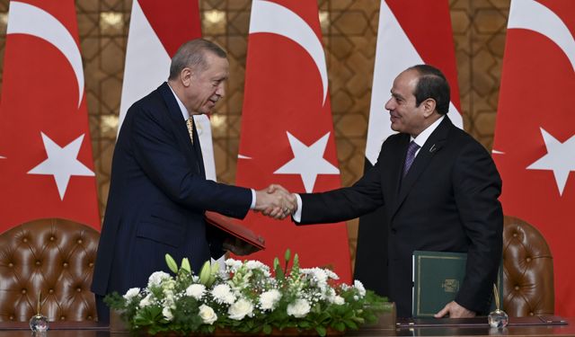 11 yıl sonra bir ilk! Cumhurbaşkanı Erdoğan, Mısır lideri Sisi ile bir araya geldi