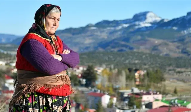Anadolu kadınının tiyatrodaki güçlü sesi: Ümmiye Koçak