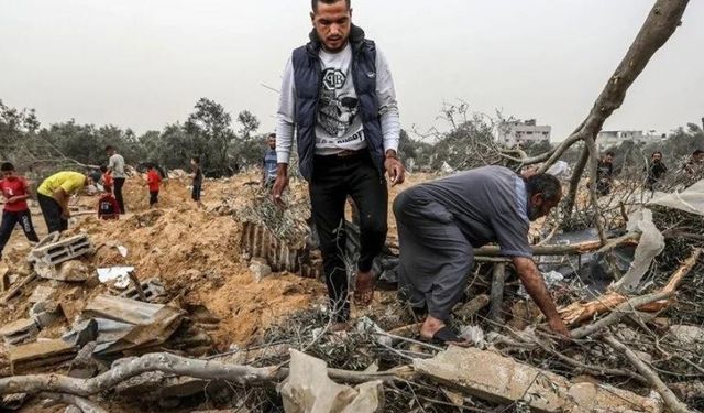 İşgalci İsrail ordusu Gazze’nin güney bölgelerine yoğun topçu saldırısı düzenledi