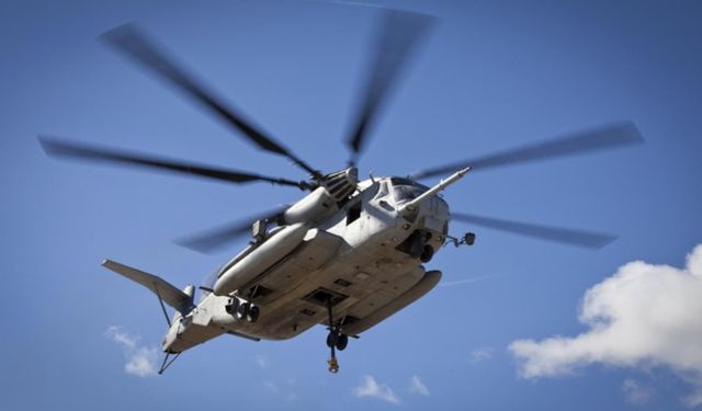 İki helikopter okyanusa düştü: 8 kişi kayıp