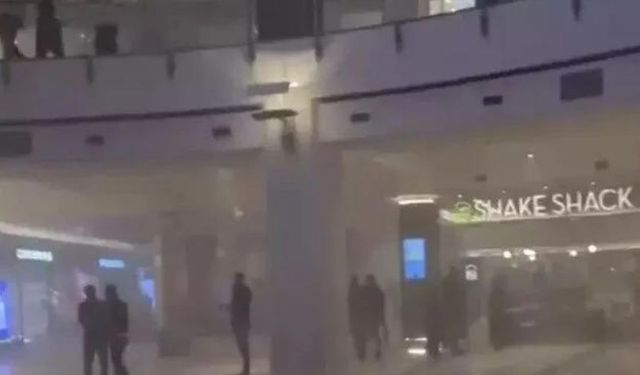 İstanbul İstinye'de alışveriş merkezinde yangın