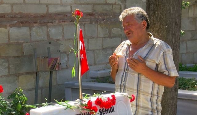 Edirnekapı'daki şehitliklerde 15 Temmuz yoğunluğu