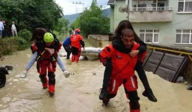 AFAD Başkanı Memiş'ten sel riskine karşı tedbirli olma çağrısı: Dere yataklarından uzak durun