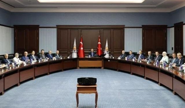 AK Parti MYK toplandı: En düşük emekli maaş zammı gündemde