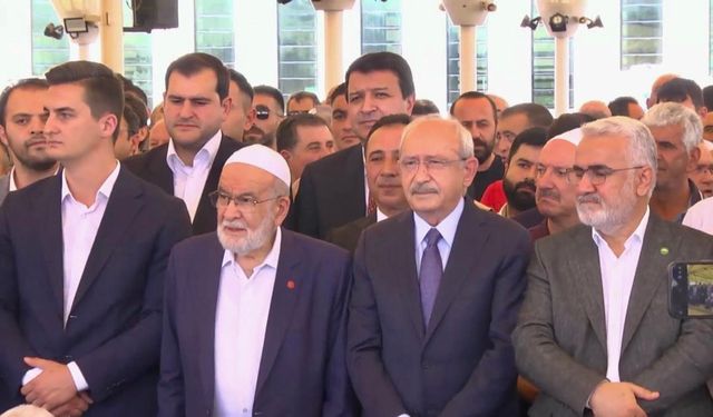 Temel Karamollaoğlu'nun annesi ebediyete uğurlandı