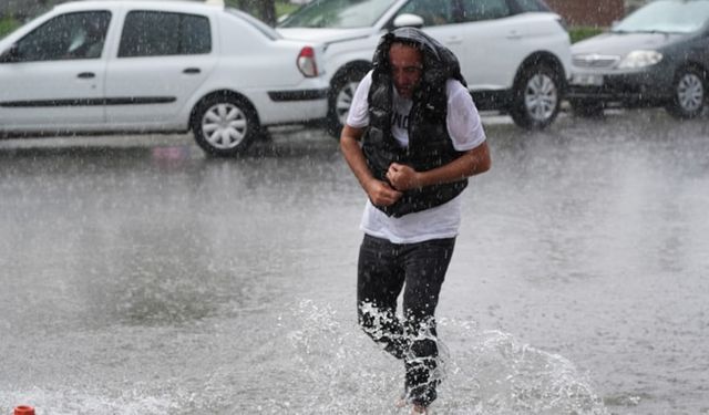 İstanbul ve birçok kente gök gürültülü sağanak yağış uyarısı