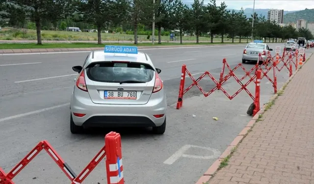 Sürücü kurslarında yönetmelik değişiyor: Park manevrasında ikinci hak yolda