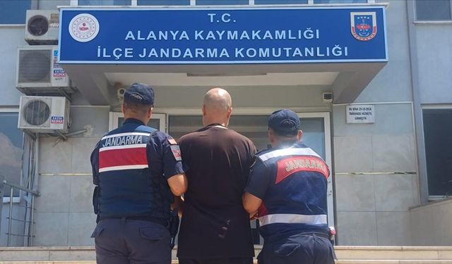 Interpol'ün kırmızı bültenle aradığı Rus uyruklu kişi Alanya'da yakalandı