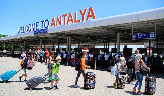 Antalya'ya bu yıl hava yoluyla gelen turist sayısı 10 milyon 600 bine ulaştı