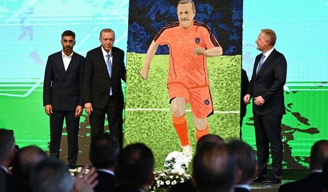 Cumhurbaşkanı Erdoğan: Futbola kavganın ve ideolojinin girmesi spor ruhuna zarar verir