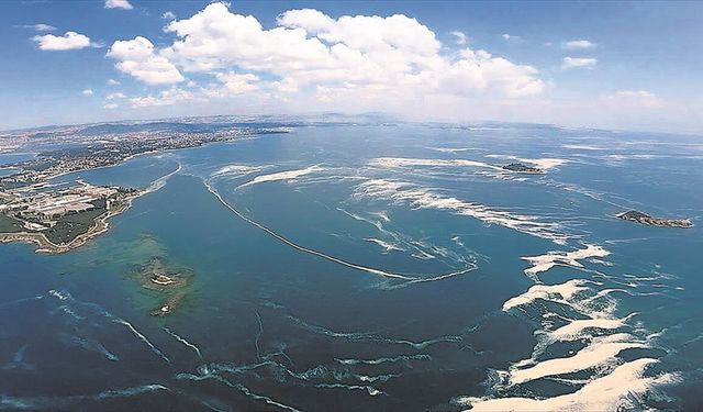 Marmara Denizi'nde tsunami kâbusu: Üç büyük çukur var!