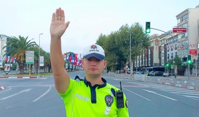 Vatan Caddesi, 30 Ağustos Zafer Bayramı kutlamaları nedeniyle trafiğe kapatıldı