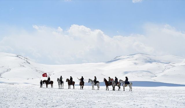 Recep Çavdar'ın "Zemberek" filmi 13. RIURAU Uluslararası Film Festivali'nde iki ödül aldı