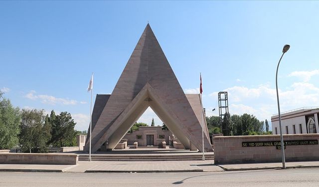 "Vakıf medeniyetinin topluma anlatılması gerekiyor"