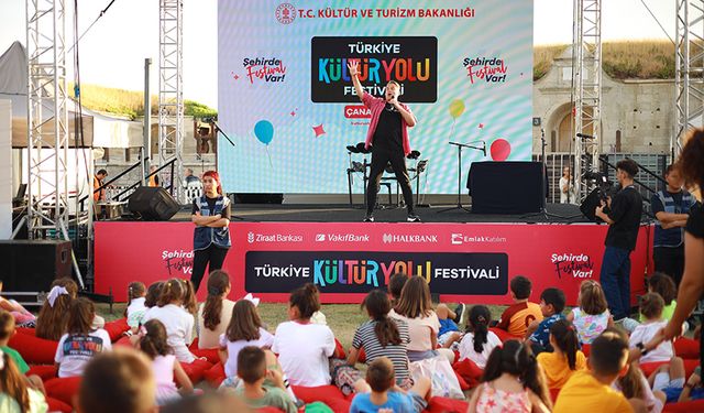 Türkiye Kültür Yolu Festivali kapsamında kurulan "Çocuk Köyü", gittiği her şehirde 50 binden fazla çocukla buluşuyor