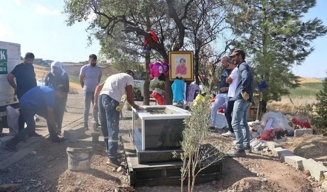 8 yaşında öldürülen Narin Güran’ın mezarı yapıldı