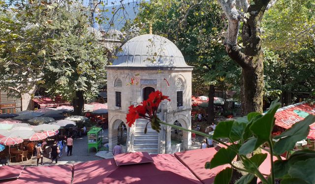 Bursa'da, asırlardır namaz kılınan nadide yapı: Koza Han'ın köşk mescidi