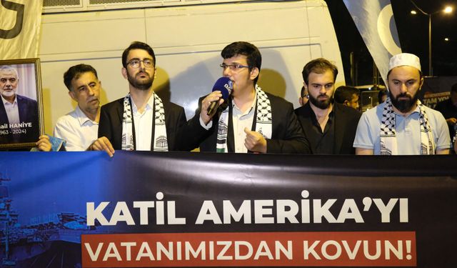 AGD İstanbul İl Başkanlığı ABD gemisinin İzmir'e demirlenmesini ABD Konsolosluğu önünde protesto etti