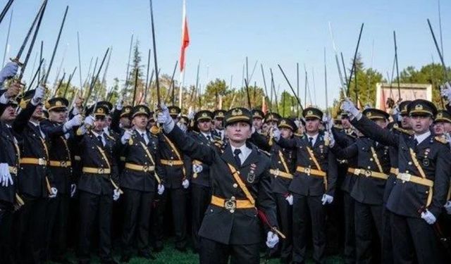 Harp Okulu mezuniyet törenindeki görüntüye soruşturma iddiasına MSB’den açıklama