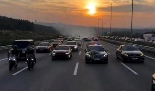 İstanbul’da TEM’i birbirine kattılar: Çakarlı gelin arabası yolu kesti, lüks otomobiller drift attı