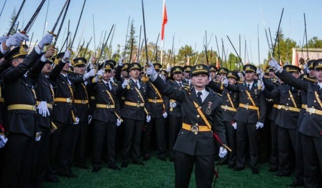 Milli Savunma Bakanlığı’ndan teğmenlerin kılıçlı yeminine ilişkin açıklama