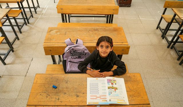 Mezrada yaşayan Hasret, bu yıl da okula yalnız başladı