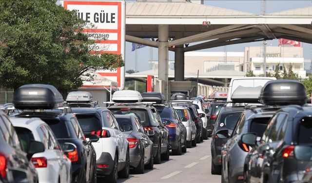 Trakya'daki sınır kapılarından gurbetçi sezonunda 2 milyon 820 bin yolcu girişi oldu