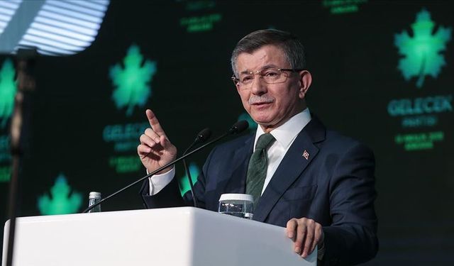 Ahmet Davutoğlu'ndan iktidara Ayşenur Ezgi Eygi çağrısı: Bu hamaset değil, onur meselesi