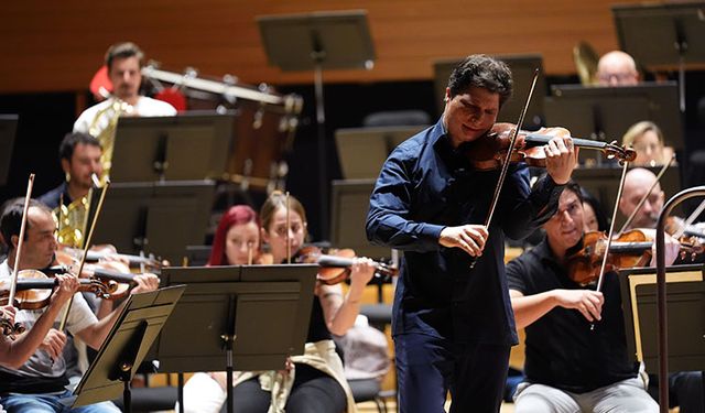 İzmir Devlet Senfoni Orkestrası 50'nci sanat yılı etkinliklerine özel bir programla başlıyor