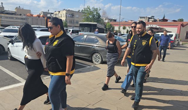 Adana'da evlerden hırsızlık yaptıkları öne sürülen 4 şüpheli tutuklandı