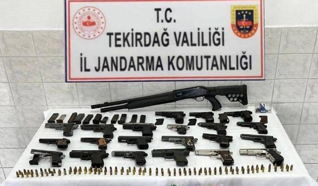 Ev ve iş yerinde 22 silah ele geçirilen şüpheli gözaltında