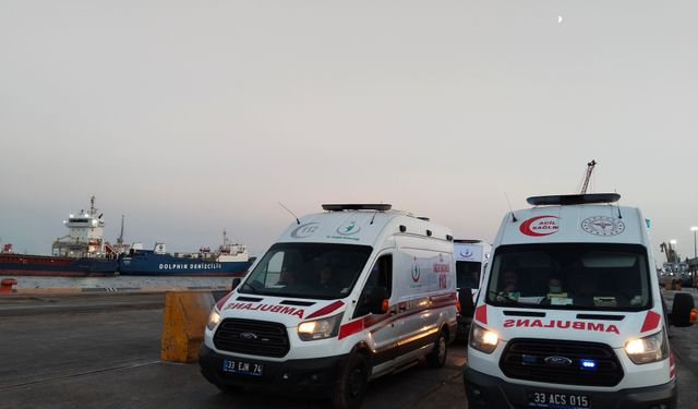 Lübnan'dan tahliye edilen Türkleri karşılama hazırlıkları: Mersin Limanı'nda ambulans ve tahliye otobüsleri bekliyor