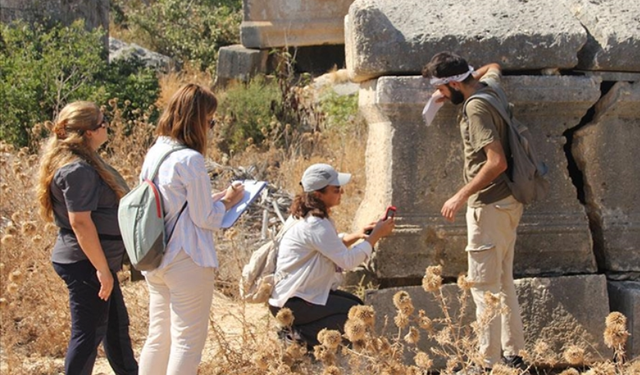 Mersin'in Erdemli ilçesinde, Elaiussa Sebaste Antik Kenti'ndeki ''nekropol'' çalışmaları devam ediyor