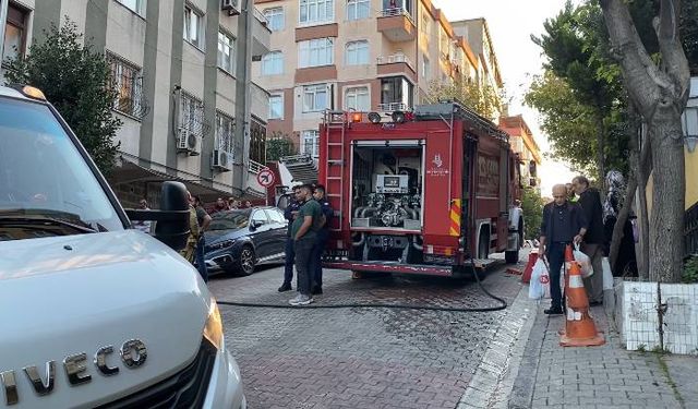 İstanbul-Güngören’de kaldırımda yürüyen çocuklar cipin altında kalmaktan son anda kurtuldu