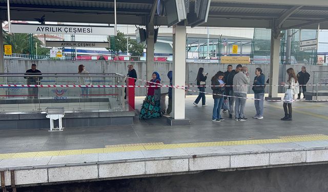 Marmaray'da raylara atlayan bir kişi hayatını kaybetti