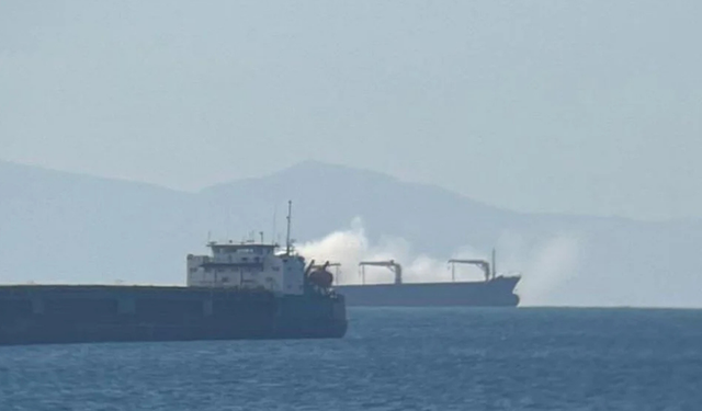 Marmara Denizi açıklarında gemi yangını: İki kişi hayatını kaybetti