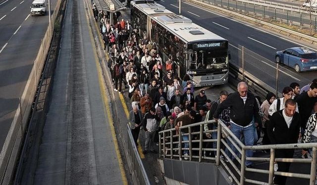 Metrobüs durağında şüphe üzerine durdurulan kadının 22 yıl kesinleşmiş hapis cezası çıktı